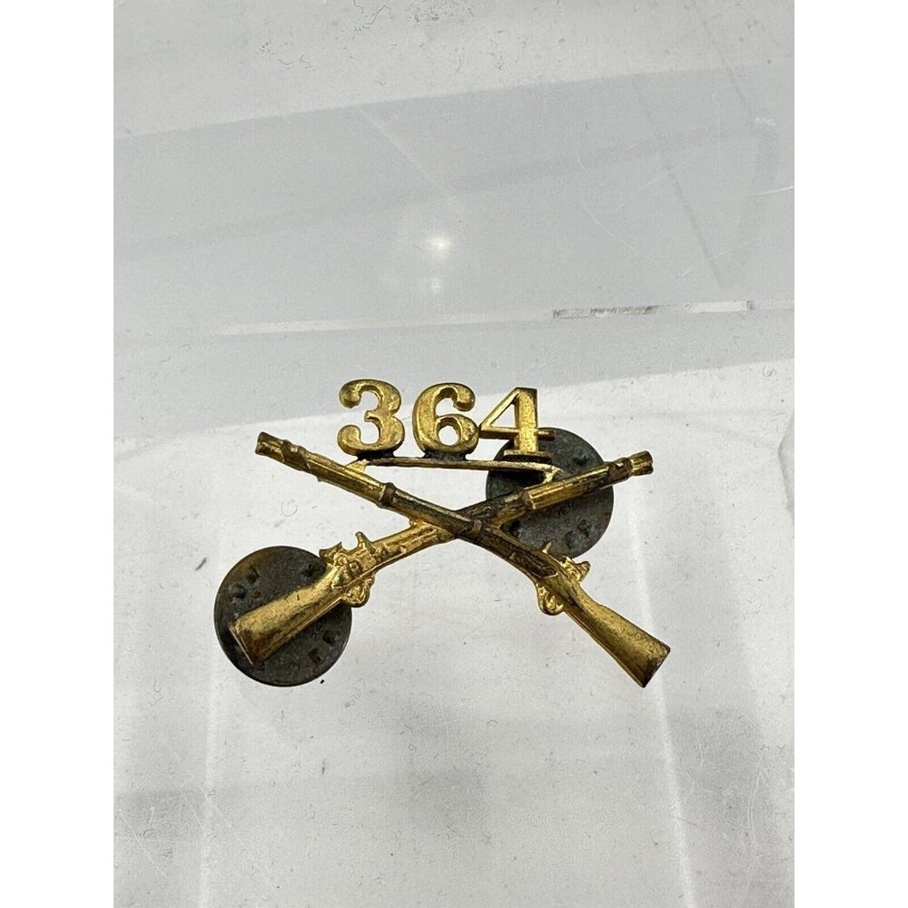 Scarce WWII US Army 396th Infantry Regiment Officer Insignia (K-199)